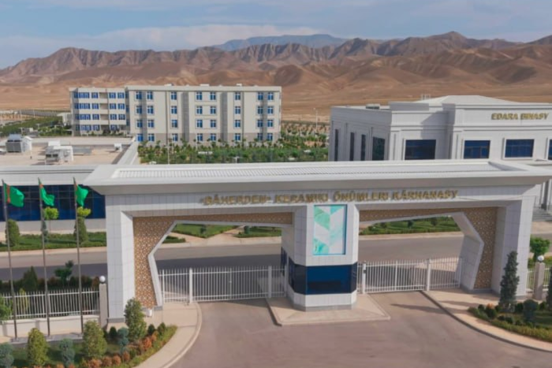 Turkmenistan Ships Porcelain Stoneware to Georgia for the First Time