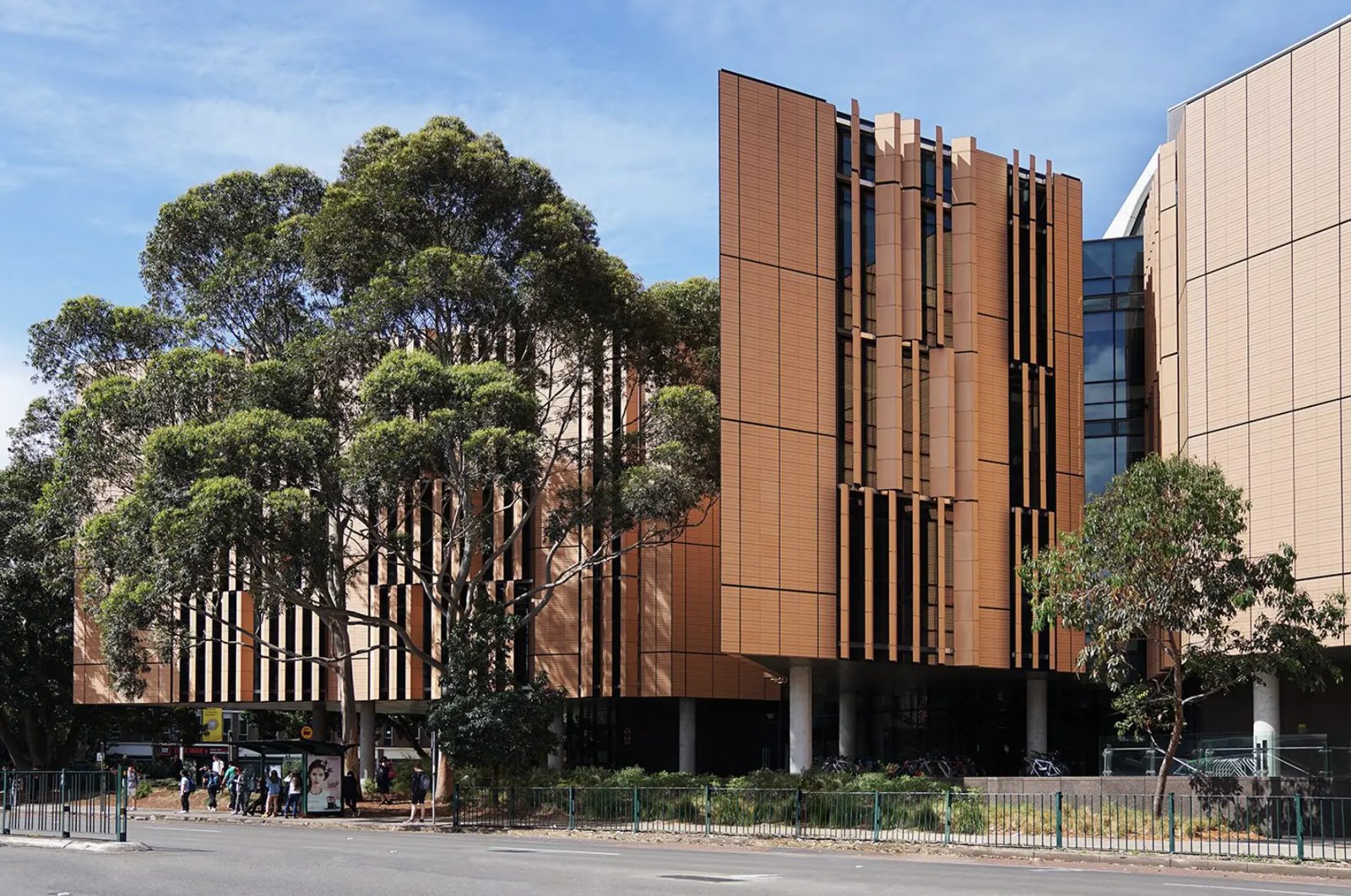 Tyree Energy Technologies: ceramic as the solar skin of a building for the energy of the future